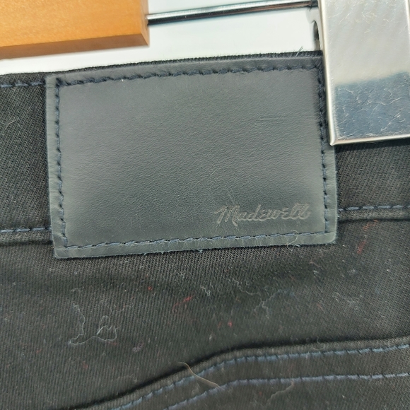 Madewell 9" Mid-Rise Skinny Jeans in ISKO Stay Black™ - Picture 10 of 12